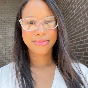 Meet your Posher, Briana